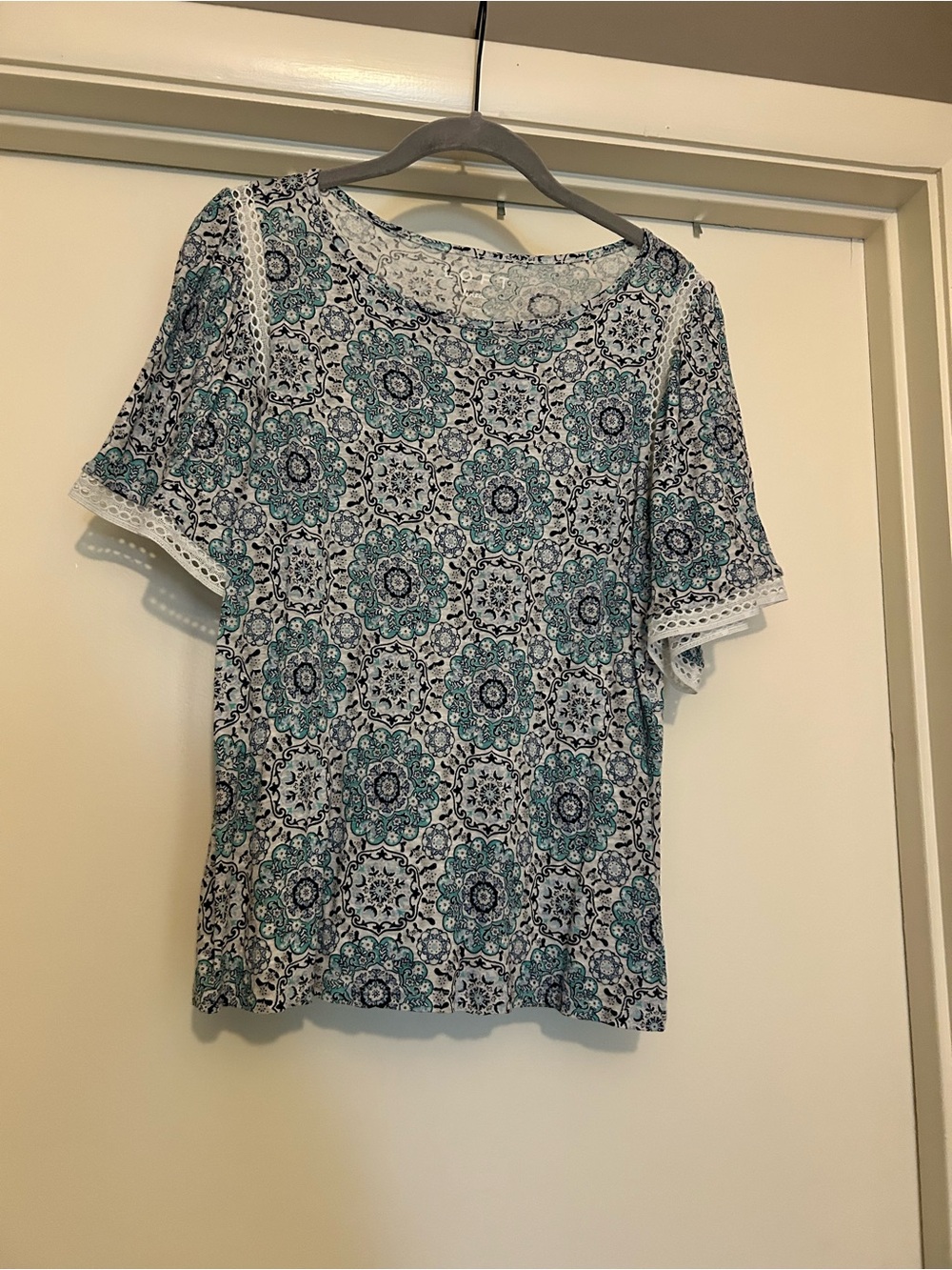 LOFT Blue and White Floral Medallion Short Sleeve Tee with Lace Trim